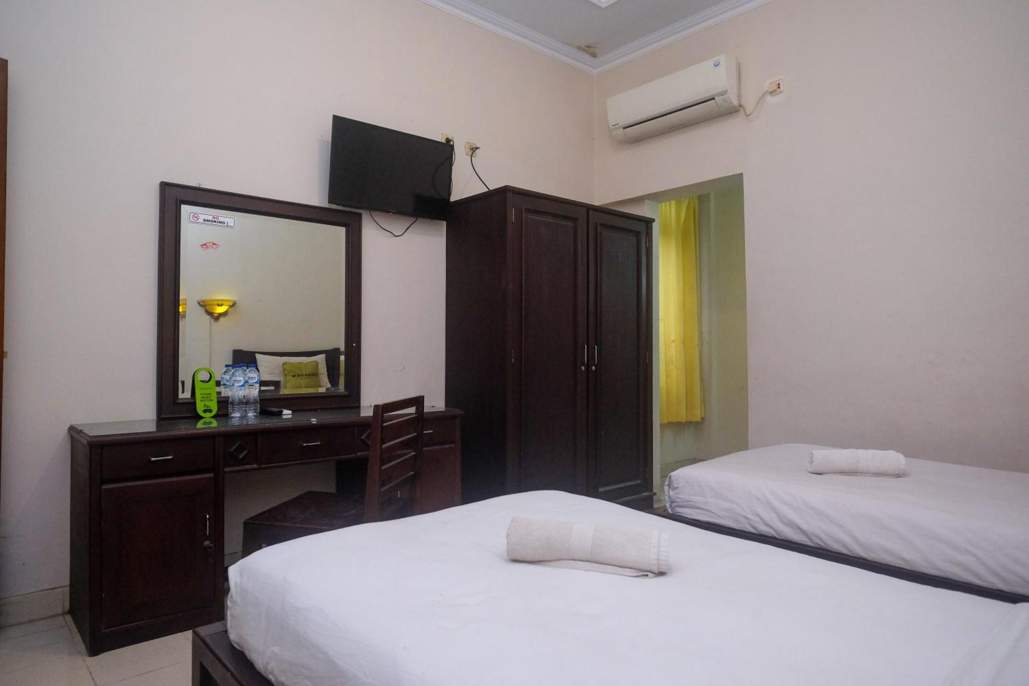Urbanview Hotel Pondok Anggun Yogyakarta By Reddoorz Maguwo Екстериор снимка