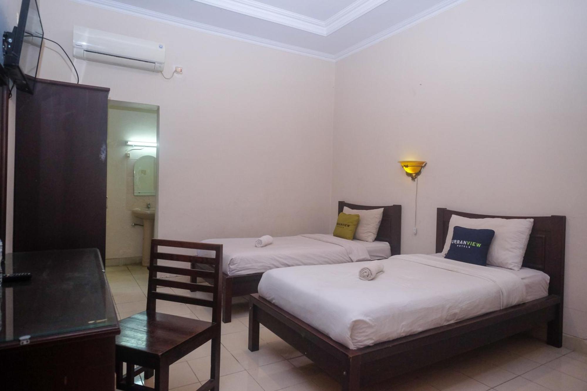Urbanview Hotel Pondok Anggun Yogyakarta By Reddoorz Maguwo Екстериор снимка
