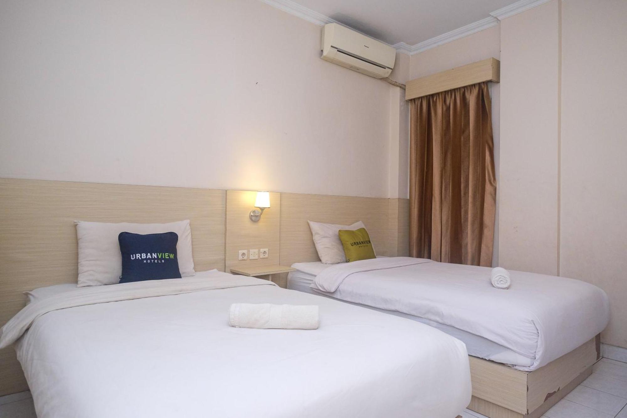 Urbanview Hotel Pondok Anggun Yogyakarta By Reddoorz Maguwo Екстериор снимка