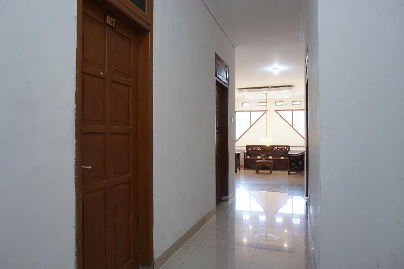 Urbanview Hotel Pondok Anggun Yogyakarta By Reddoorz Maguwo Екстериор снимка